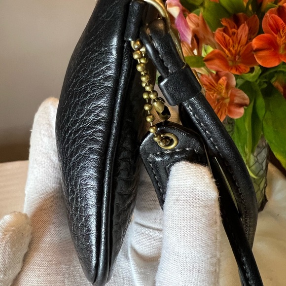 COACH Vintage Pebble Leather Wristlet | Black EUC - Picture 4 of 9